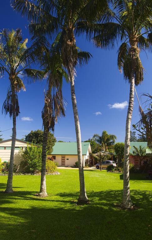 Poinciana Cottages Burnt Pine Exteriör bild