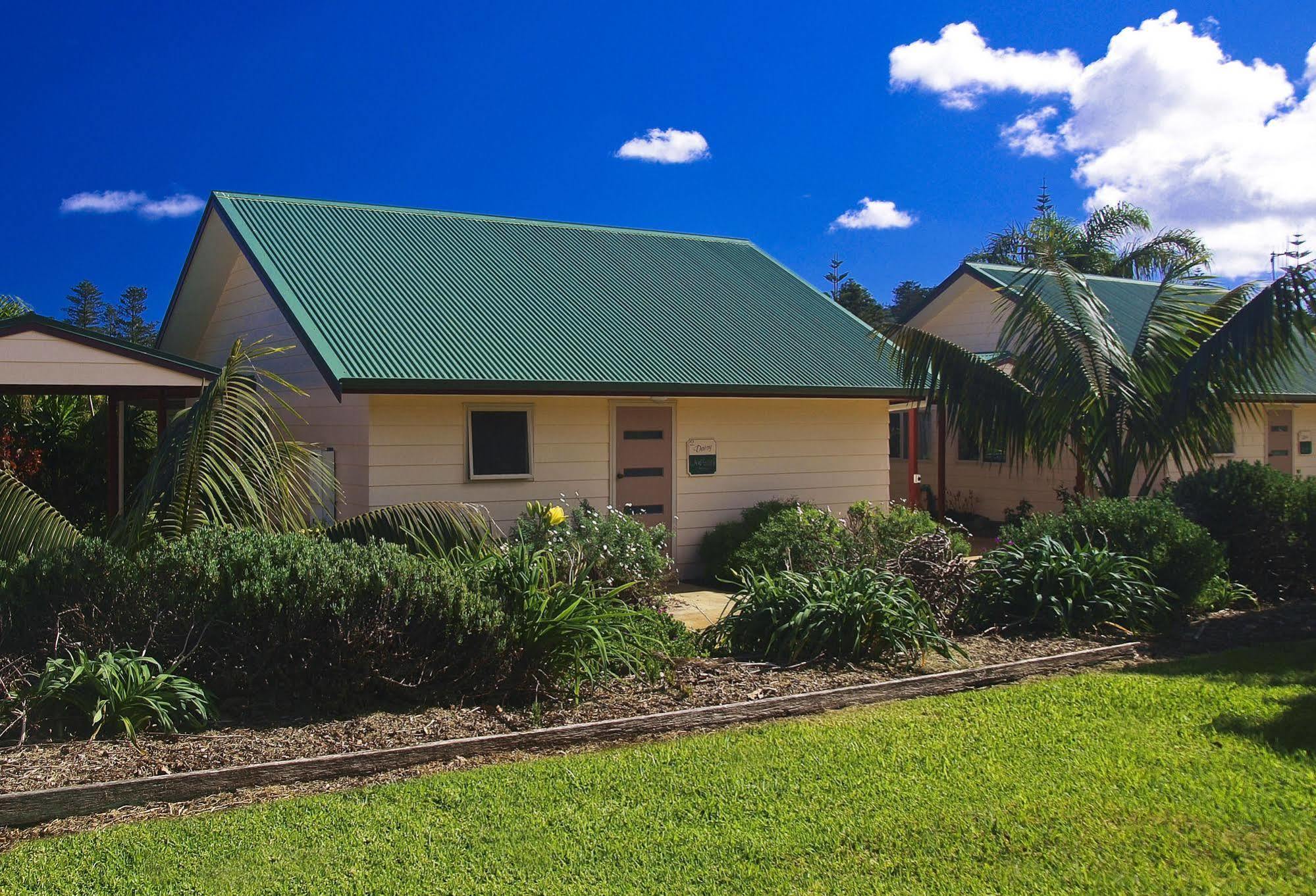 Poinciana Cottages Burnt Pine Exteriör bild